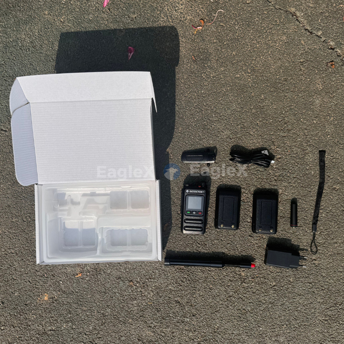 1.5-2KM Przenośny detektor FPV Detekcja drona 8001500MHz、24002485MHz、57255850MHz 3